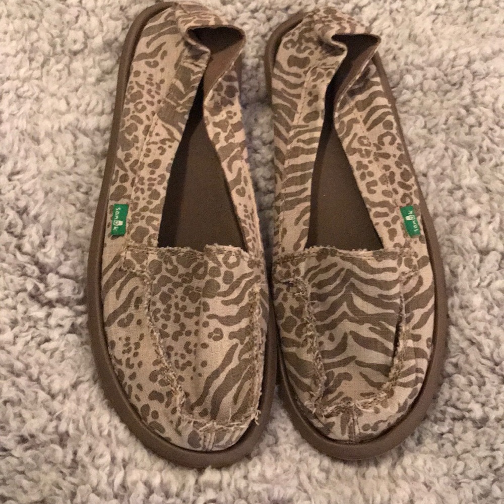 BRAND NEW SANUKS